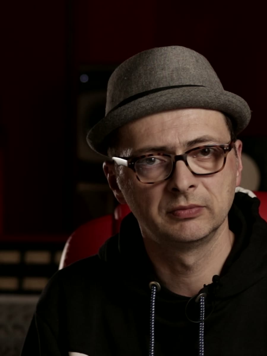 Marc Gernert, Gründer von Raumdeuter, im Studio.
